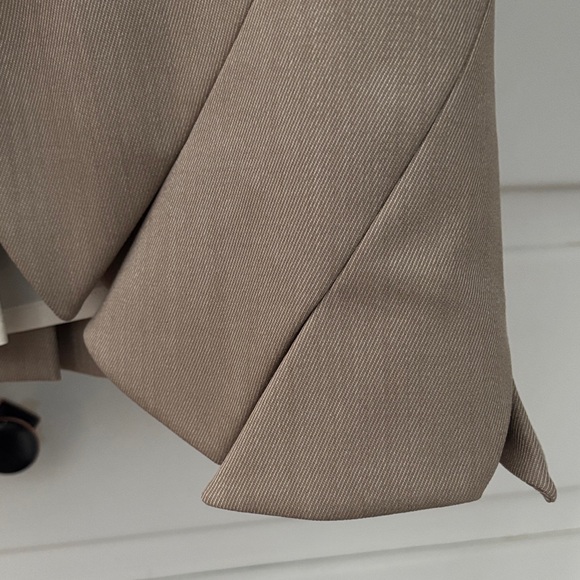 Escada Women's Beige Blazer - Picture 4 of 9